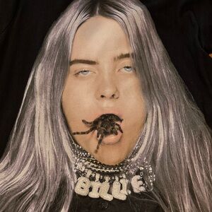 Billie’s tarantula Black Graphic Short Sleeve Tee fits like a S-m not xs.